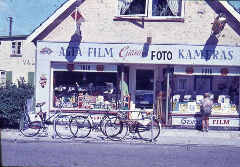 Fotografen Johs. Espenhains butik i Gilleleje, ca. 1950