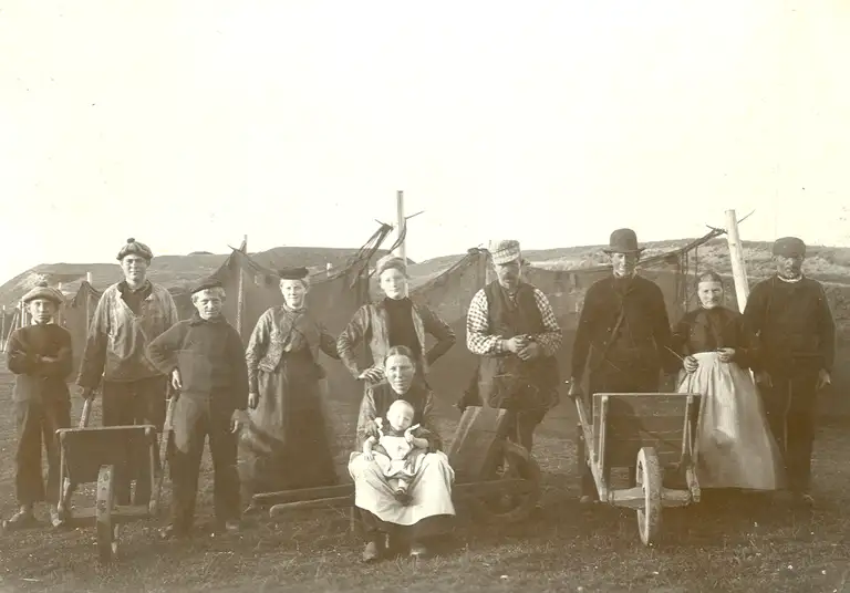 Lokale fiskerfamilier fra Tisvildeleje, ca. 1900 