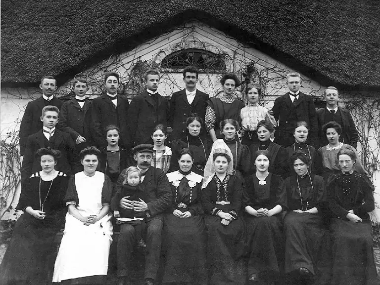 Familiefoto fra Søgård i Ramløse, 1897
